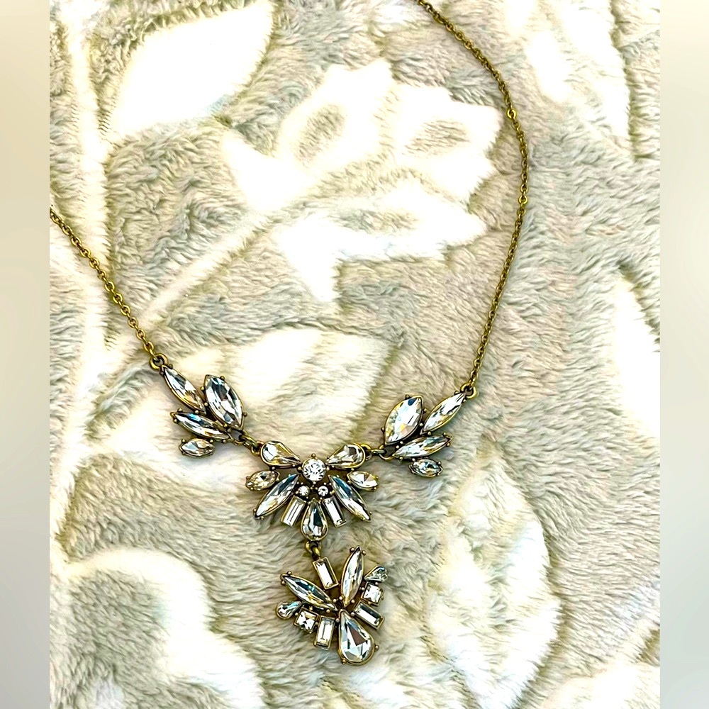 Max & Zoe Elegant Antique Gold Crystal Collar Necklace 🤍✨